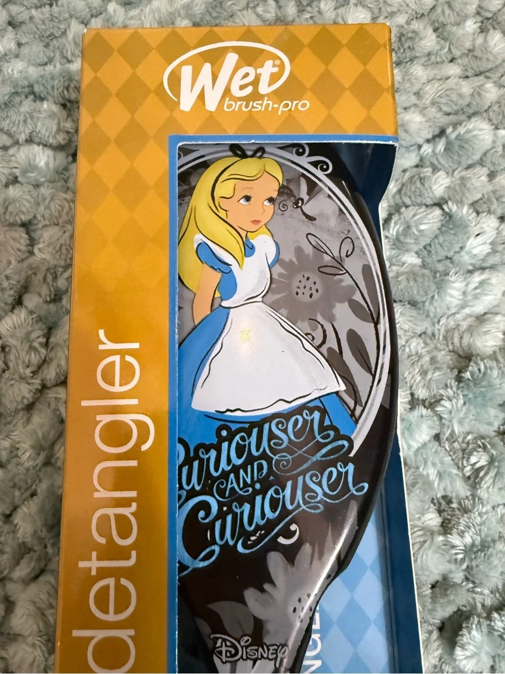 Alice in Wonderland Wet Brush - Picture 2 of 5